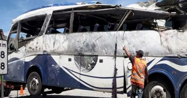 दर्दनाक हादसा : प्रवासियों से भरी बस पलटी, 18 लोगों की मौत, 29 घायल