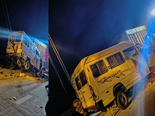 एक्सप्रेस-वे पर कंटेनर से टकराई यात्रियों से भरी बस, 12 की दर्दनाक मौत, प्रधानमंत्री ने किया मुआवजे का ऐलान&hellip;