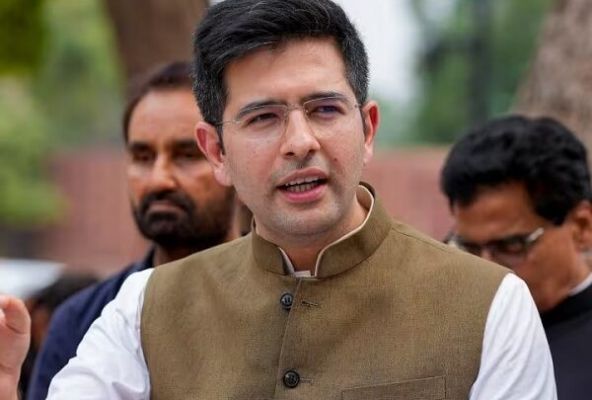 राघव चड्ढा की याचिका पर सुप्रीम कोर्ट ने राज्यसभा सचिवालय को जारी किया नोटिस, जानें क्या है मामला