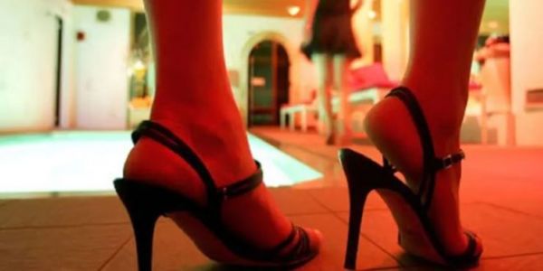 गेस्ट हाउस में चल रहा था सेक्स रैकेट, 4 महिलाओं सहित 7 आरोपी गिरफ्तार