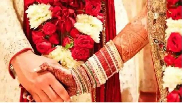 महिला के माथे पर जबरदस्ती सिंदूर लगाना शादी नहीं, हाईकोर्ट ने कहा &ndash; हिंदू विवाह तब तक वैध नहीं है जब तक&hellip;