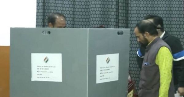 राजस्&zwj;थान में199 विधानसभा सीटों पर मतदान शुरू...EVM में बंद होगी प्रत्याशियों की किस्मत