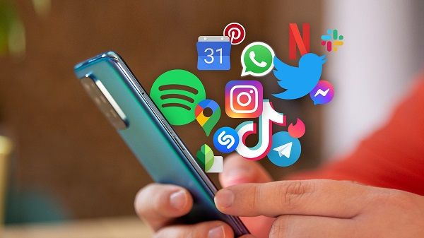 यूजर्स सावधान! मोबाइल से तुरंत डिलीट करें ये खतरनाक ऐप्स